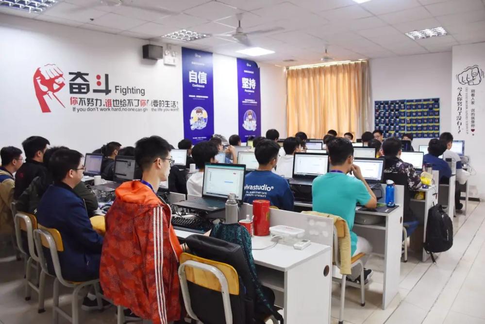 影响程序员职业发展的因素有哪些? 影响程序员职业发展的因素有哪些?