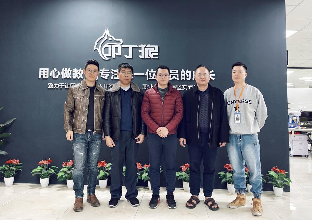 百色学院领导到访叩丁狼看望高校学员 百色学院领导到访叩丁狼看望高校学员