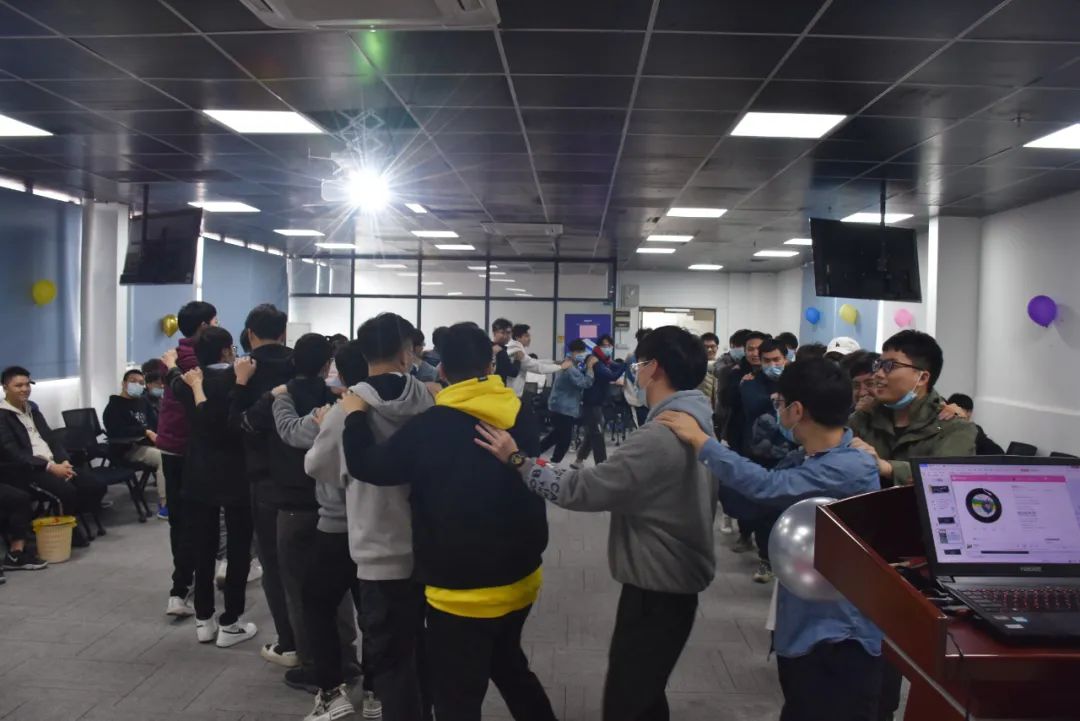 广州Java53期班级活动，有得吃有得玩，美哉！